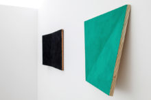Bernard Villers, Inclinaison noire et verte, 2010, Tempera on canvas and wood, 40 x 40 x 10 cm each
