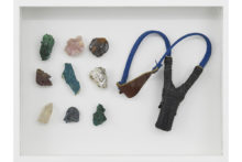 Younes Baba-Ali, Coffret de survie 4, 2020, Slingshot and raw minerals from Katanga, 30 x 40 x 6 cm