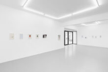 Gudny Rosa Ingimarsdottir, exhibition view of 'fingers in a red state but not yet bleeding' at Irène Laub gallery, Brussels (BE), 2026 (© Hugard & Vanoverschelde)
