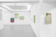 Fernanda Fragateiro, Gudny Rosa Ingimarsdottir, Guillermo Mora, Marija Rinkeviciute, exhibition view of '≈ 530 nanomètres' at Irène Laub gallery, Brussels (BE), 2026 (© Hugard & Vanoverschelde)